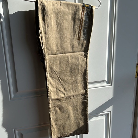 Lee Women's Relaxed Fit All Day Straight Leg Pant - Picture 3 of 3